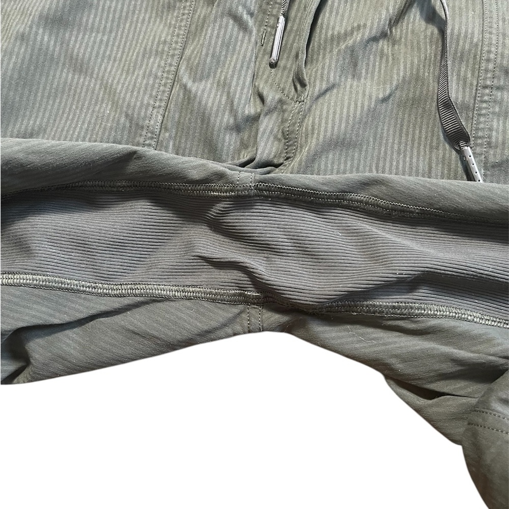 Lululemon Mid-rise Cropped Women's Olive Drawstring Pants - Picture 7 of 15